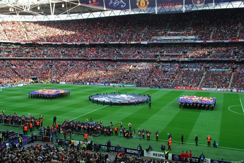 Wembley thường xuyên xuất hiện trong các trận cầu lớn cấp CLB, vì vậy câu hỏi sân Wembley thuộc CLB nào được rất nhiều người hâm mộ quan tâm.
