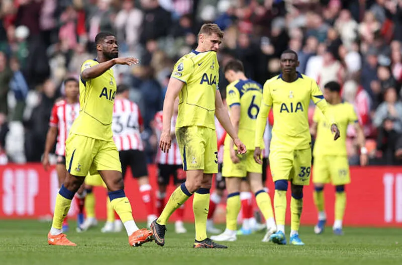 Tottenham từng sử dụng Wembley làm sân nhà tạm thời trong thời gian xây sân mới, nhưng điều đó không có nghĩa Wembley thuộc sở hữu của CLB này.